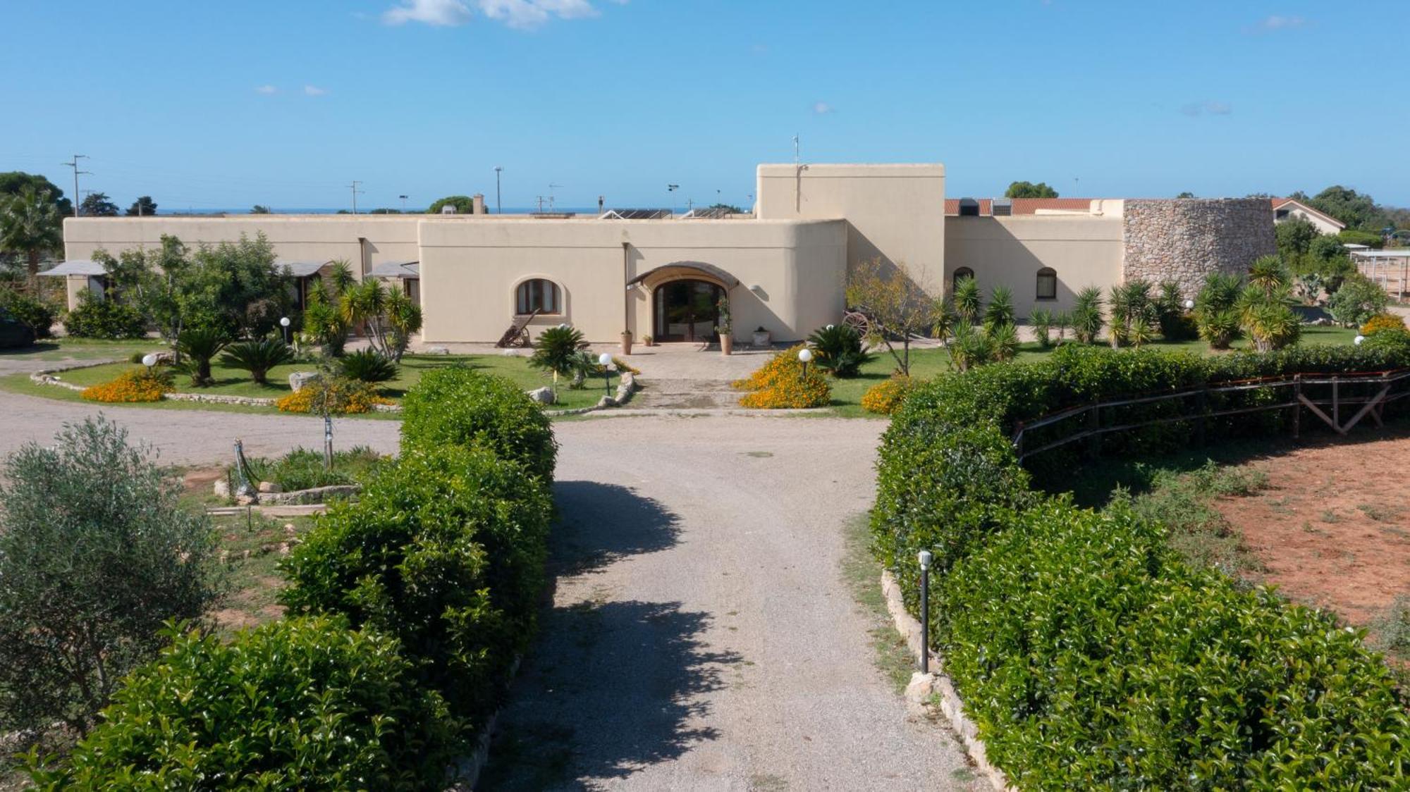 Delle Rose, Hotel & Horse Riding Torre Vado Ngoại thất bức ảnh